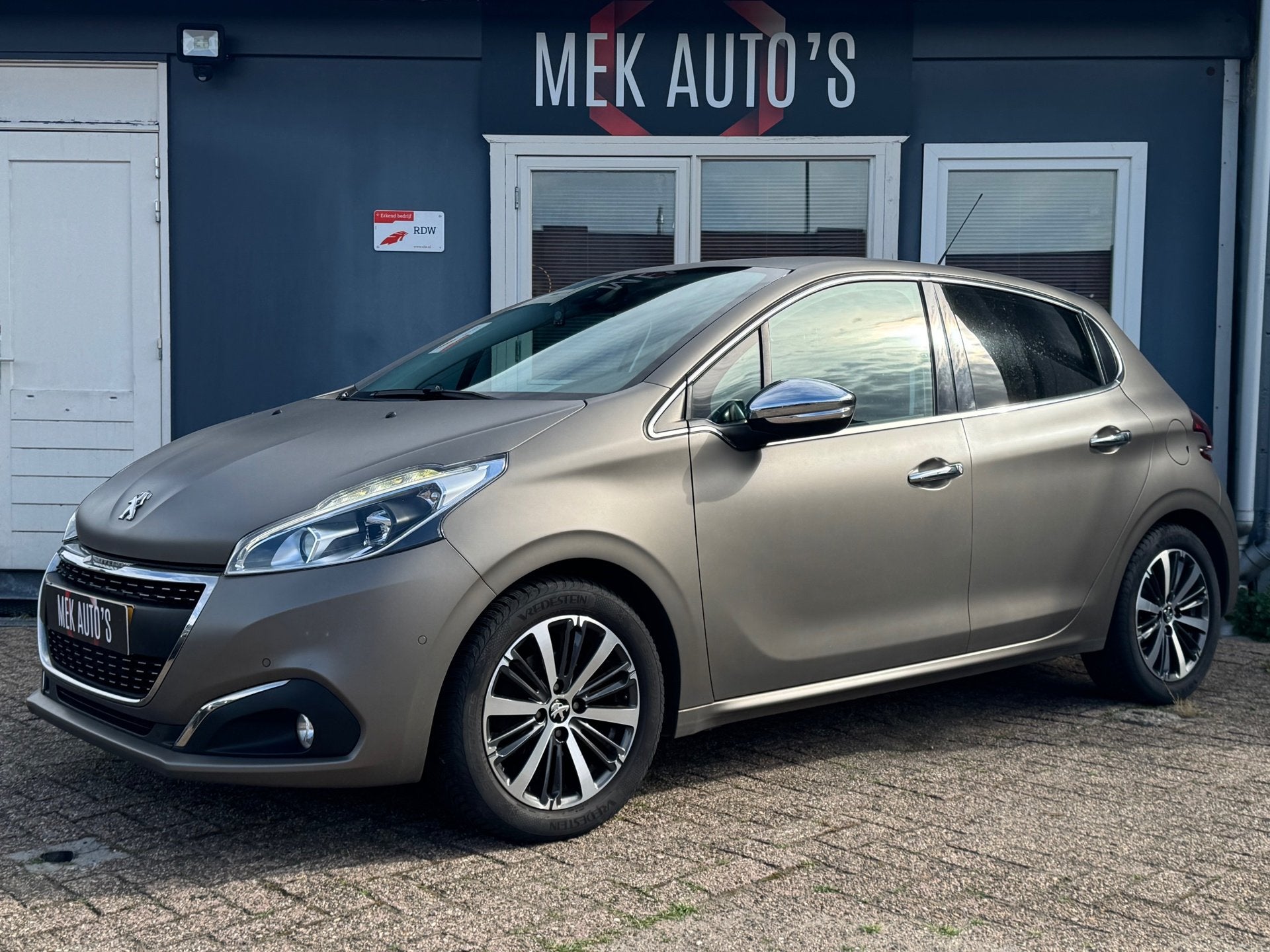 Foto 25 van Peugeot 208 1.2 PureTech Allure|Carplay|Navi|Cruise|Climate|