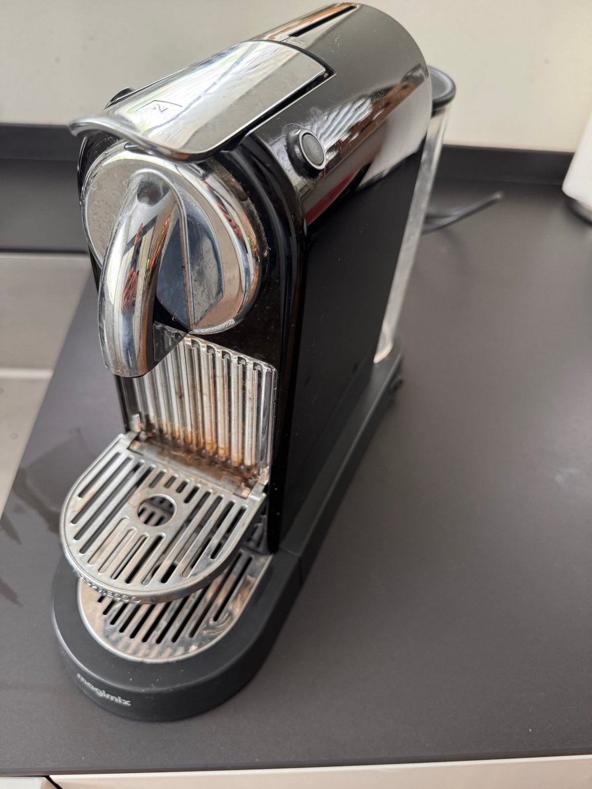 Magimix Nespresso koffiemachine - lekt, Ophalen of Verzenden, Niet werkend, Koffiemachine, Koffiepads en cups