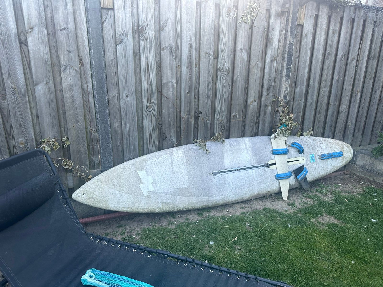 Oudere Tiga Surfplank met zwaard en mast, Gebruikt, 300 cm of meer, Plank, Met zwaard