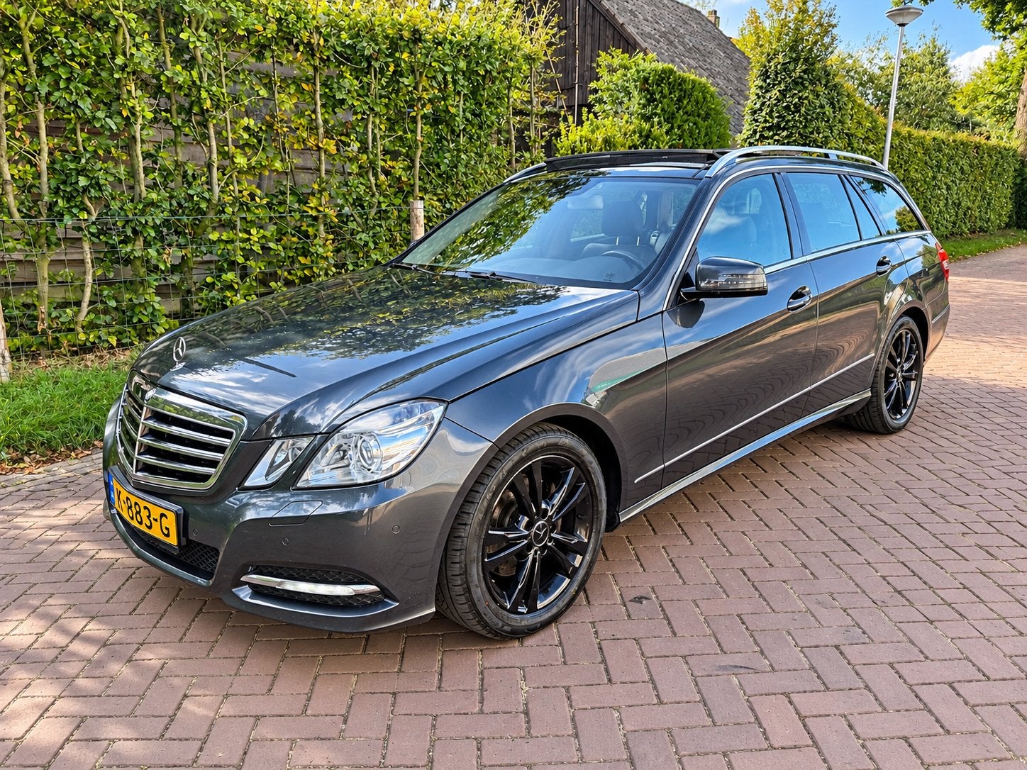 Mercedes-Benz E-Klasse E350CDI 4-MATIC AVANTGARDE / PANORAMA, Automaat, Achterwielaandrijving, Panoramadak, Zwart