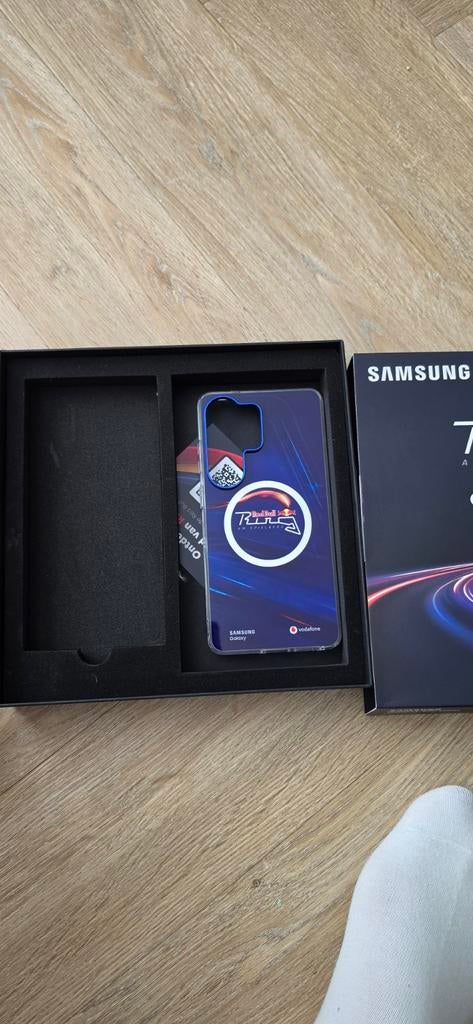 Nieuw Telefoonhoesje S26 Ultra - Red Bull Limited Edition, Ophalen of Verzenden, Nieuw, Overige modellen, Hoesje of Tasje