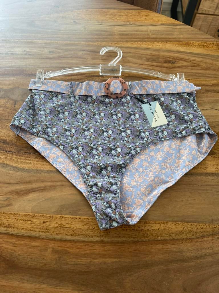 Love stories hoge taille bikini slip maat L dusty floral, Verzenden, Nieuw, Paars, Overige typen