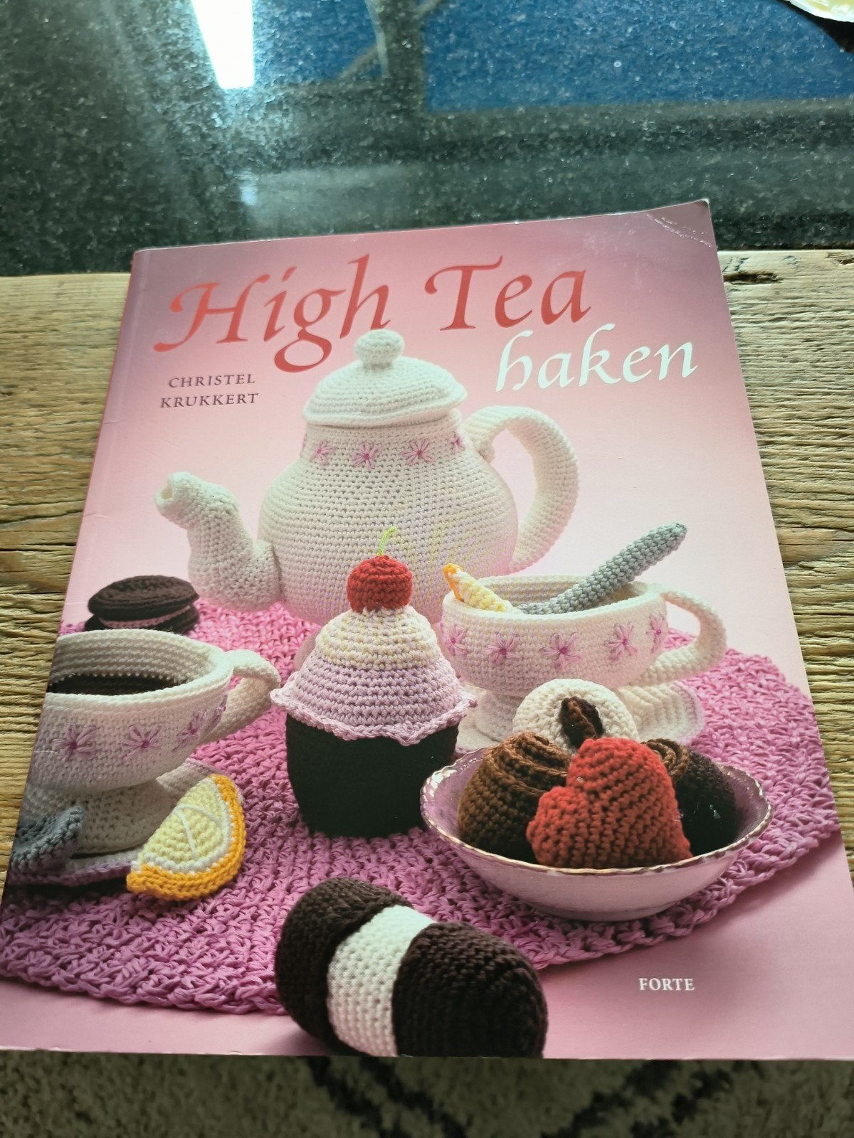 High Tea Haken - Christel Krukkert (Collectors Item), Ophalen of Verzenden, Zo goed als nieuw, Breien en Haken, Christel Krukkert