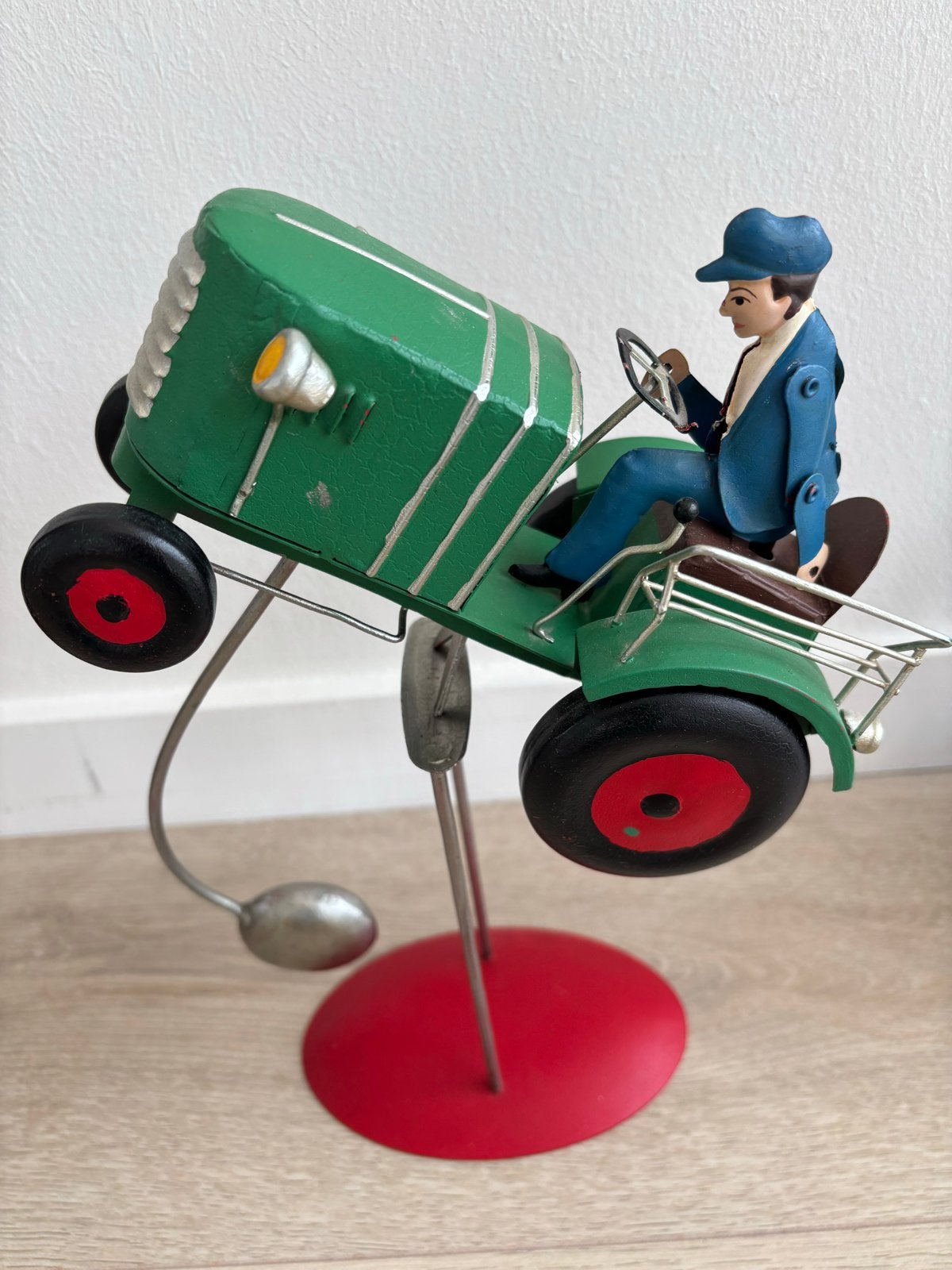 Vintage metalen tractor met bestuurder - decoratief, Ophalen of Verzenden, Gebruikt