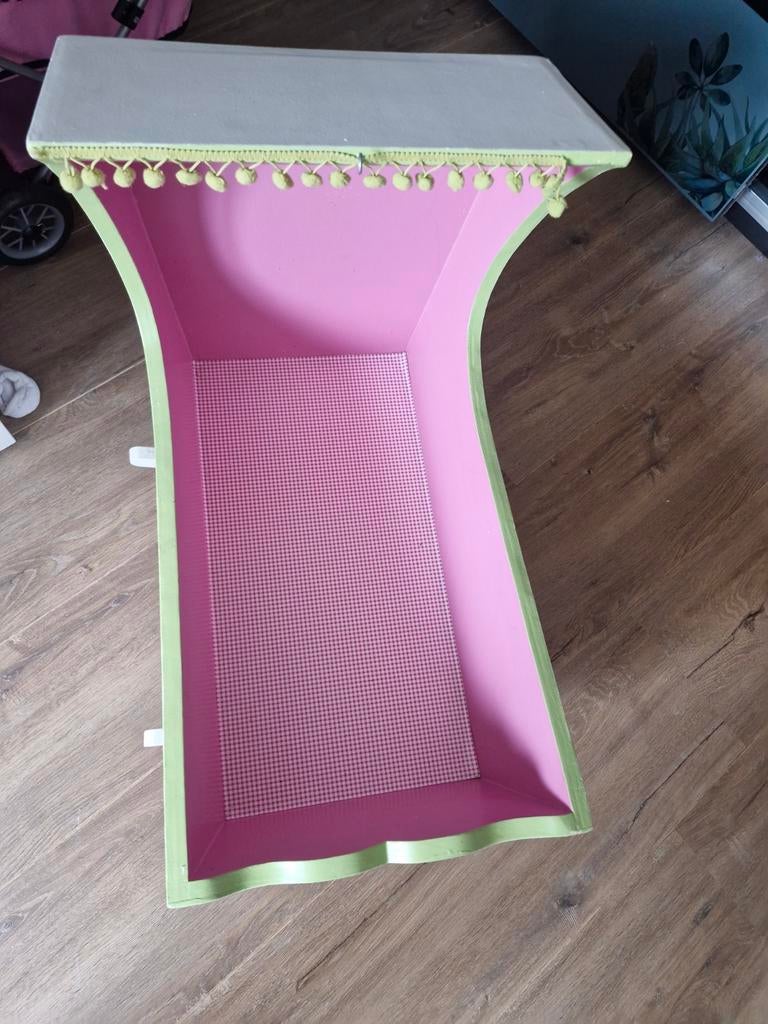 Schommelend poppenwiegje - leuk en stevig, Ophalen, Gebruikt, Jongen of Meisje