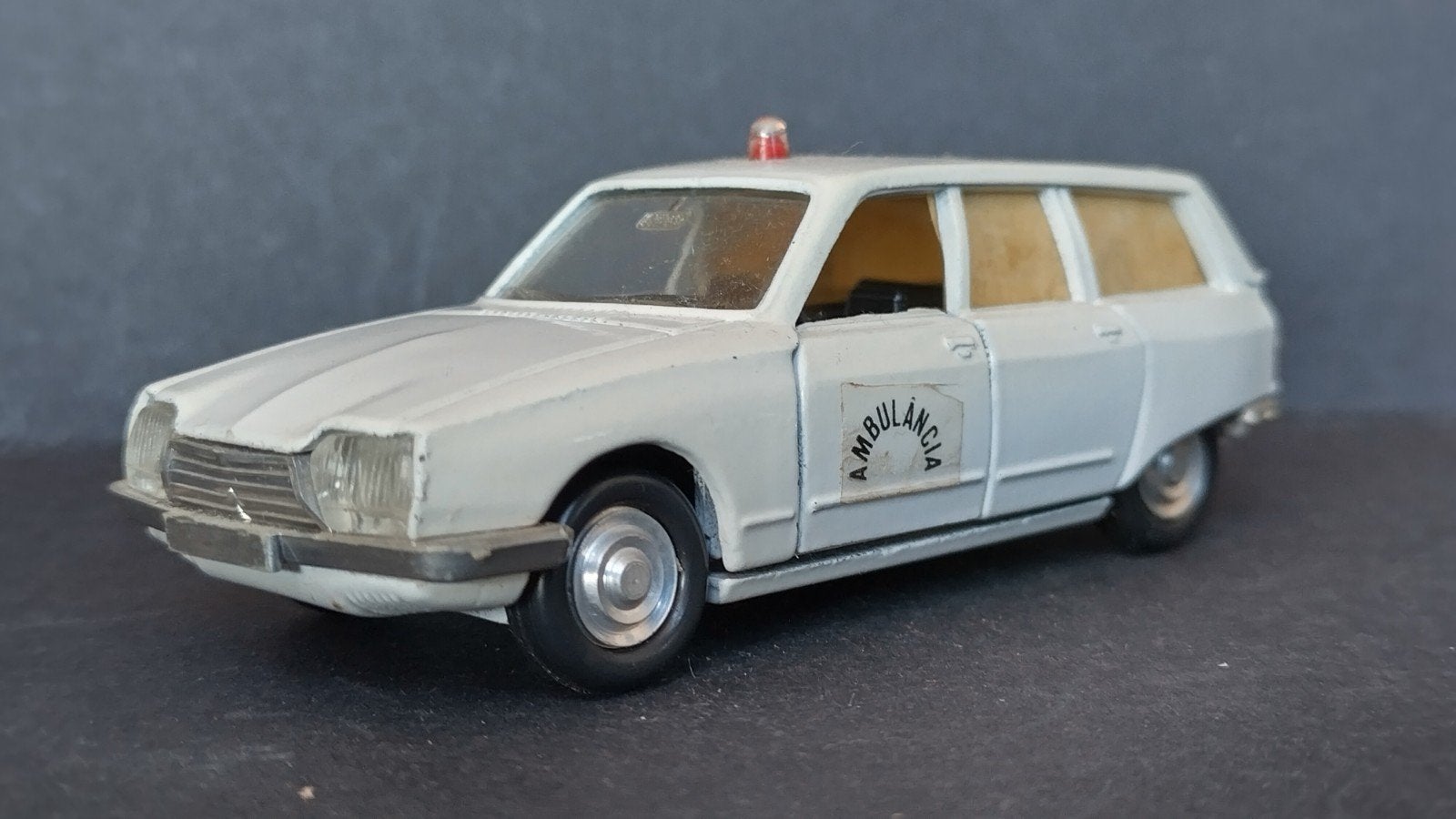 Citroen GS Break 1220.ambulance 1:43 Luso Toys Pol, Overige merken, Auto, Verzenden, .