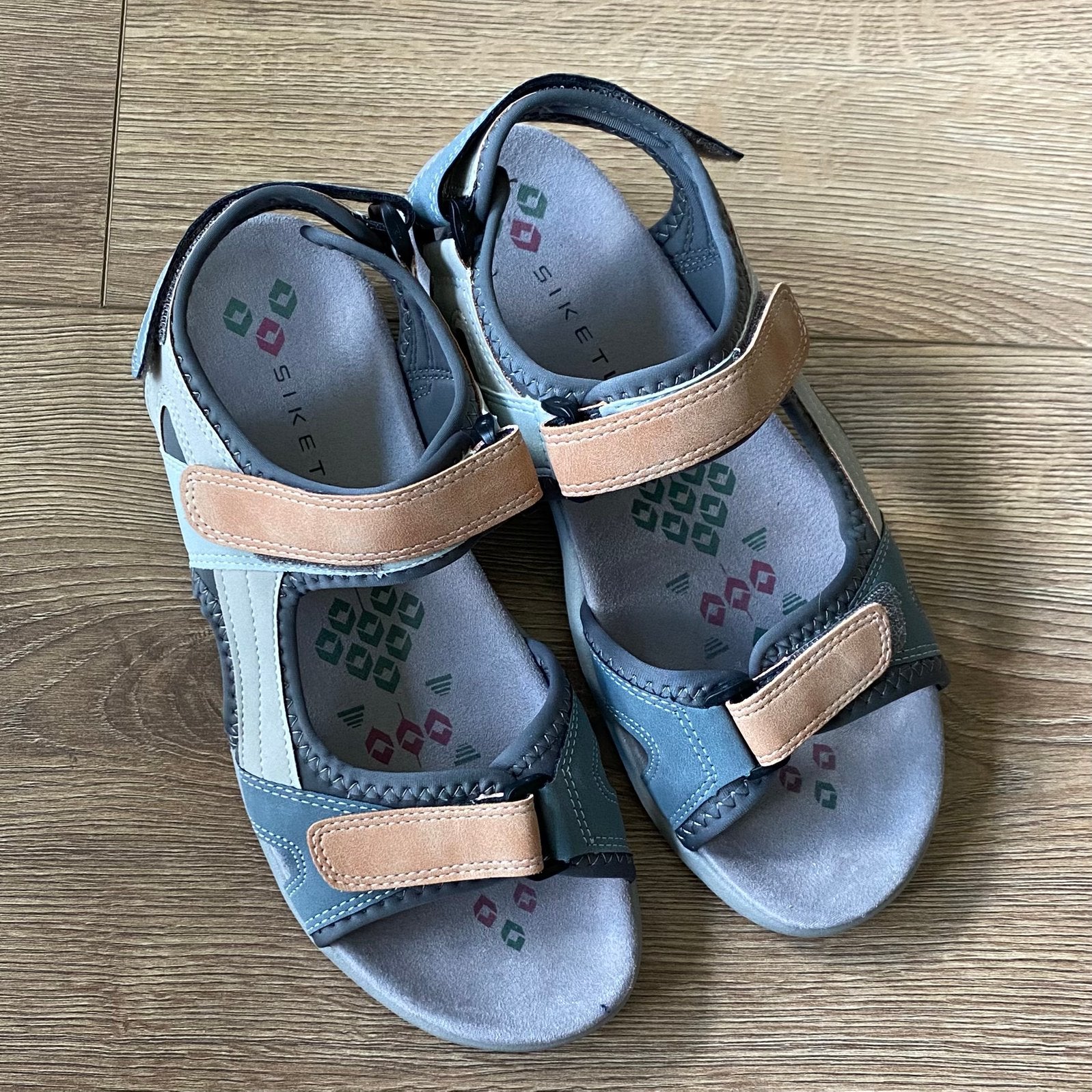 Unisex sandalen maat 39 - Zo goed als nieuw, Kleding | Dames, Schoenen, Overige kleuren, Zo goed als nieuw, Sandalen of Muiltjes
