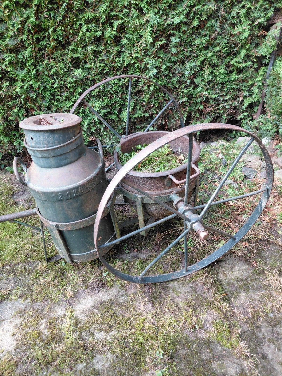 Antieke melkkar met ketel - Decoratief tuinstuk, Ophalen