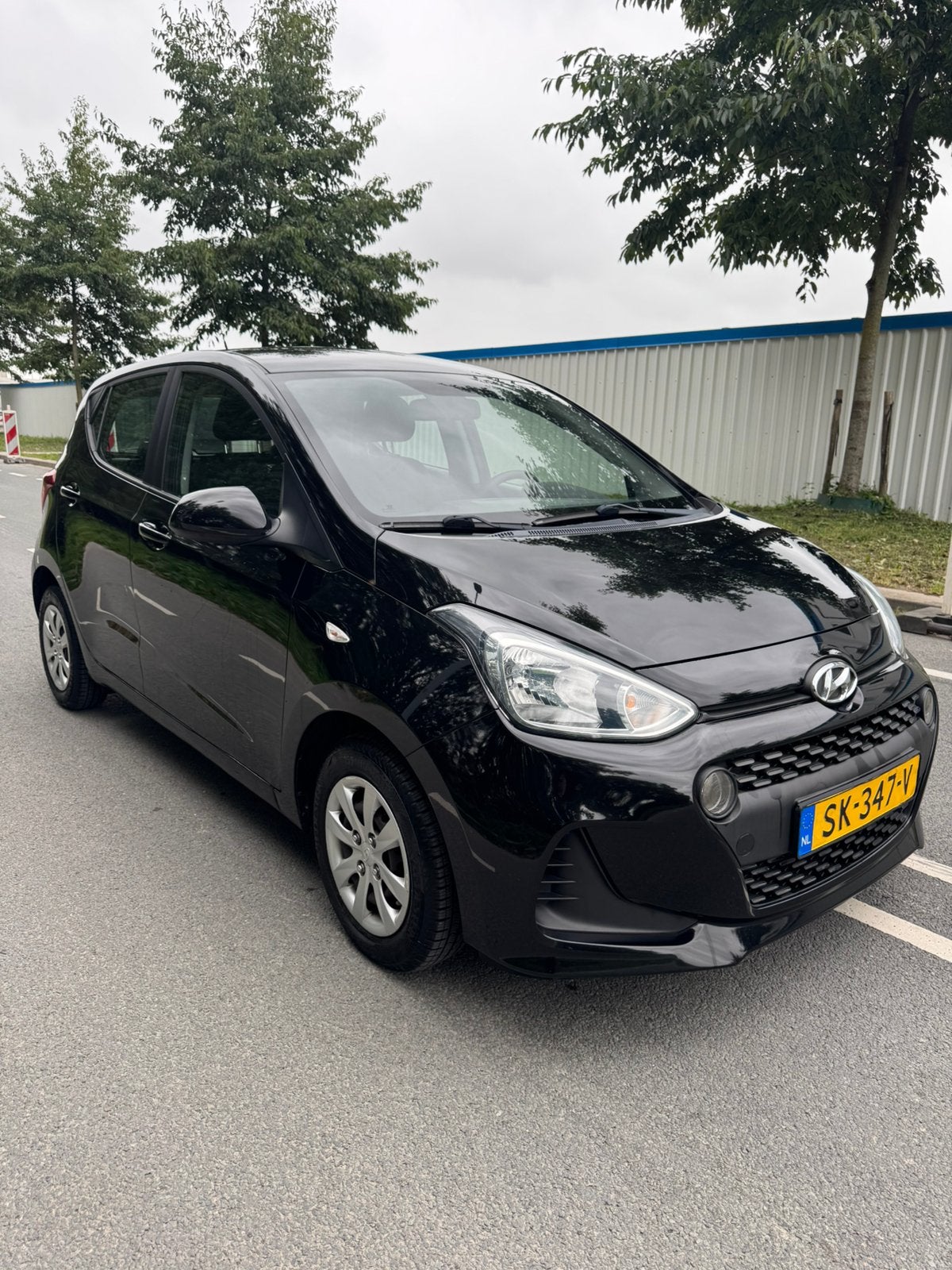 Hyundai i10 1.0 Comfort NAP OrgNL Cruise Airco Navi 5DR 2018, Auto's, Voorwielaandrijving, Stof, 4 stoelen, Zwart