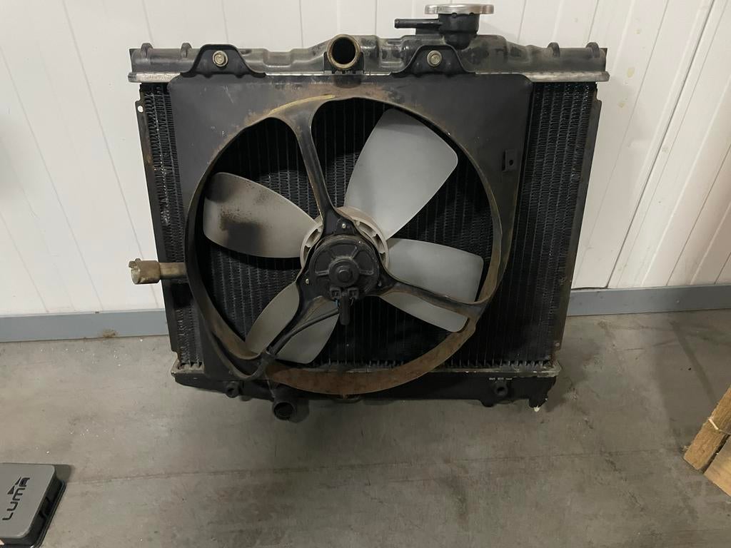 Radiateur met ventilator Toyota Starlet P7 - Gebruikt, Gebruikt, Toyota, Ophalen of Verzenden, Toyota