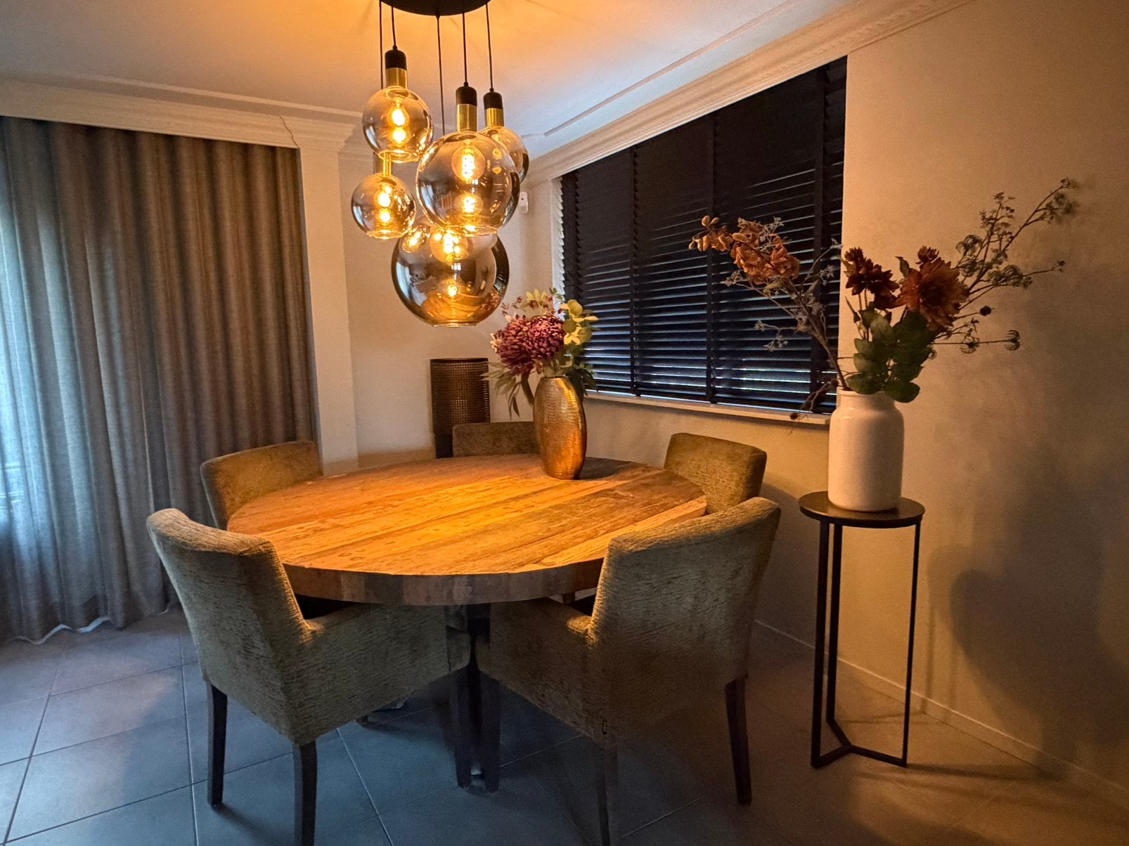 Robuuste ronde eettafel (1.60m) met 5 eetkamerstoelen, Huis en Inrichting, Tafels | Eettafels, Gebruikt, 150 tot 200 cm, 150 tot 200 cm