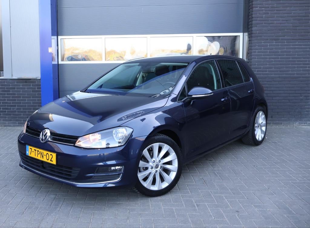 Volkswagen Golf 1.2 TSI Highline Stoelverwarming I Clima, Auto's, Voorwielaandrijving, Euro 5, 4 cilinders, Blauw