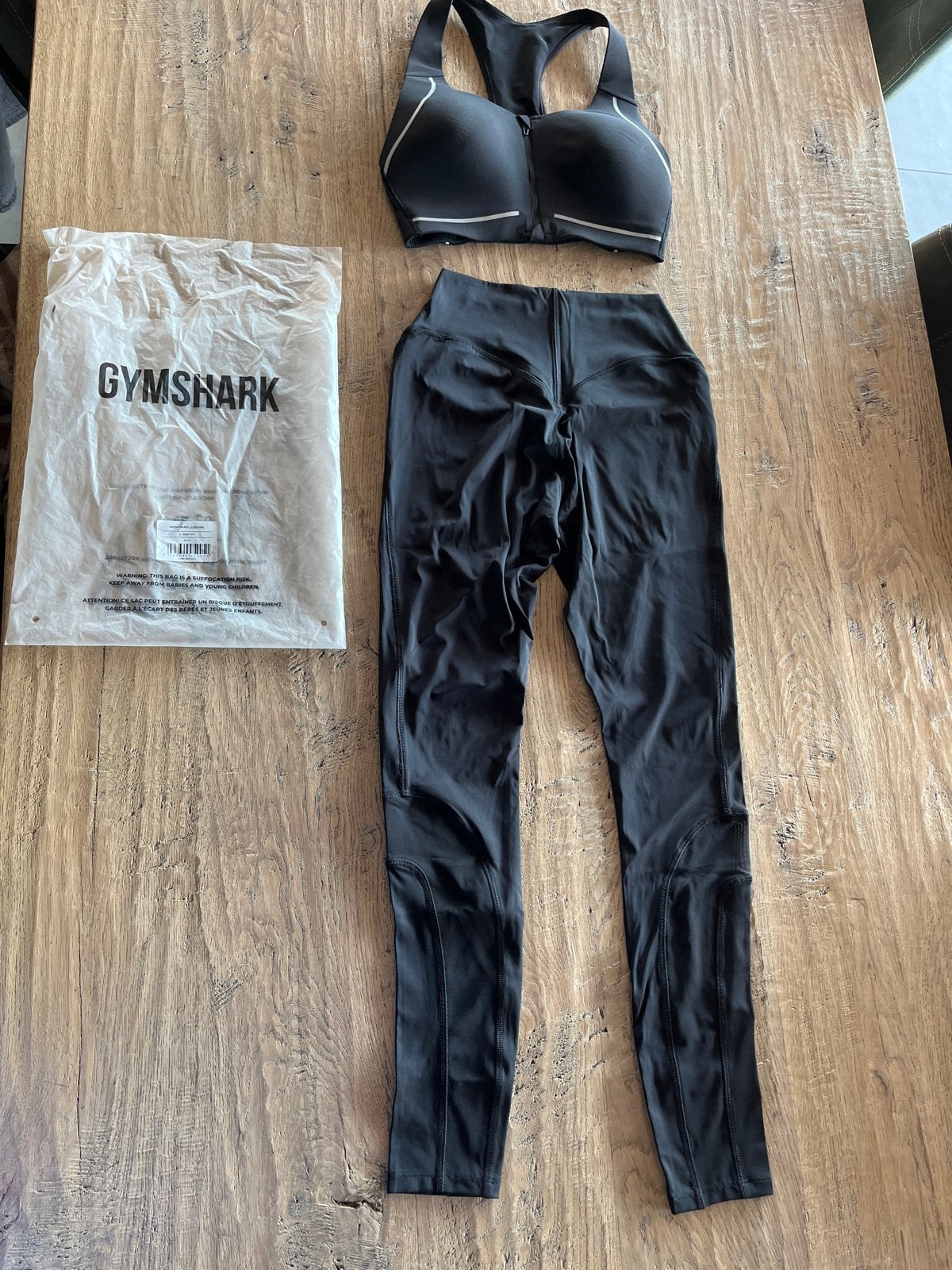 Gymshark sportset: sport-bh en legging - Maat S, Nieuw, Zwart, Nieuw, Ophalen of Verzenden, Fitness of Aerobics