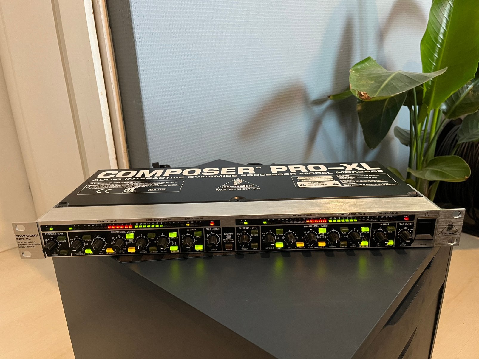Behringer MDX2600 V2 Composer pro Compressor limiter deesser, Muziek en Instrumenten, Mengpanelen, Zo goed als nieuw, Minder dan 5 kanalen