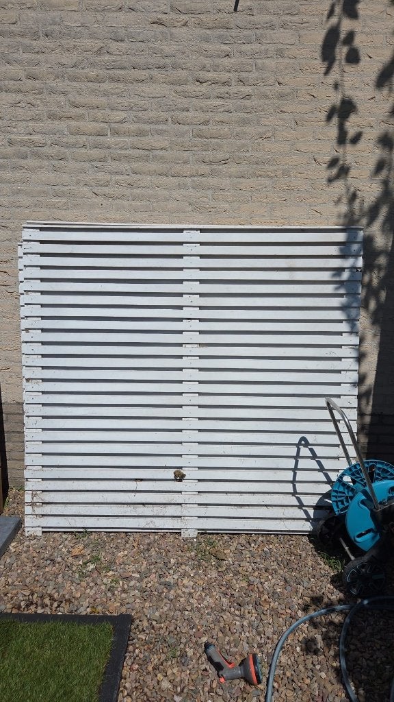 GRATIS af te halen: houten witte schuttingdelen, Tuin en Terras, Schuttingen, Ophalen, 3 tot 6 meter, Hout, 1 tot 2 meter