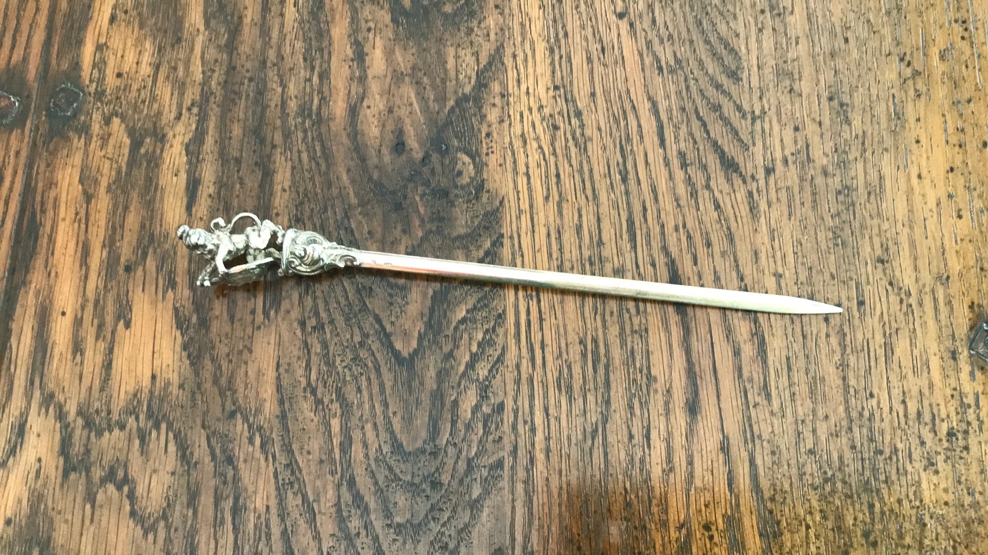 Verzilverde briefopener, Verzenden