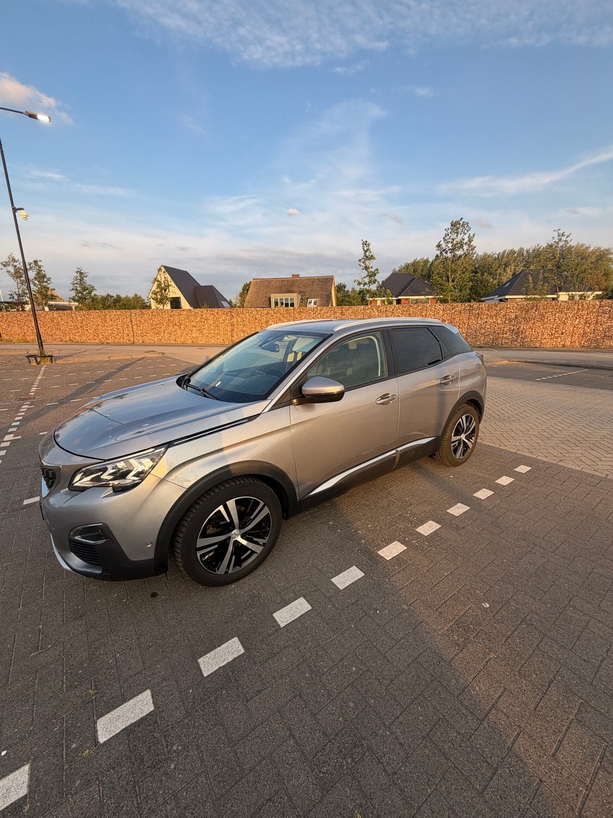 Peugeot 3008 1.6 Bluehdi 120pk EAT 2017 Grijs, Auto's, Zwart, 4 cilinders, 1290 kg, Leder en Stof