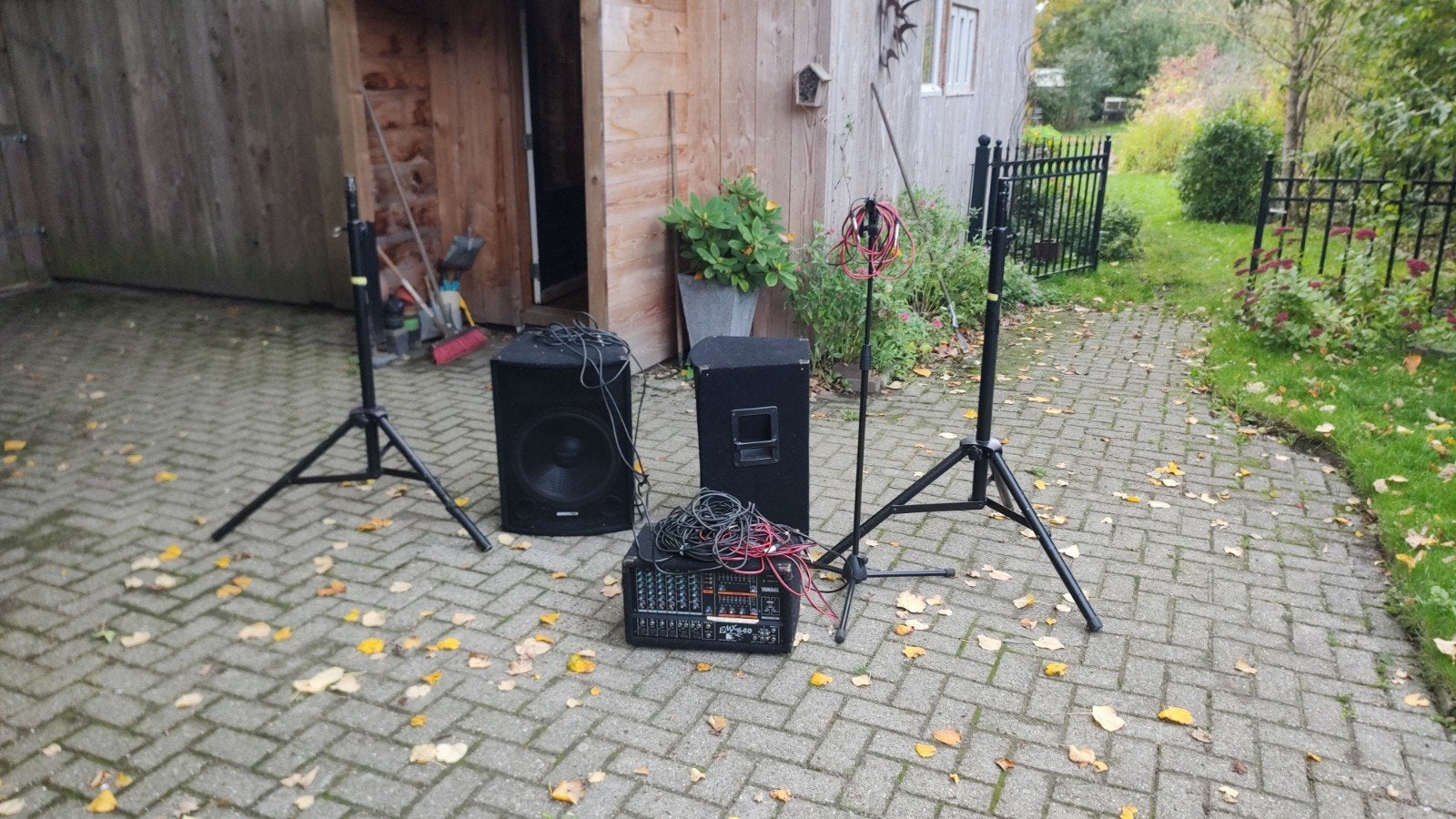 Complete Yamaha EMX640 PA-set met HQ Power VDSG15 speakers, Ophalen, Gebruikt, 5 tot 10 kanalen, Microfooningang