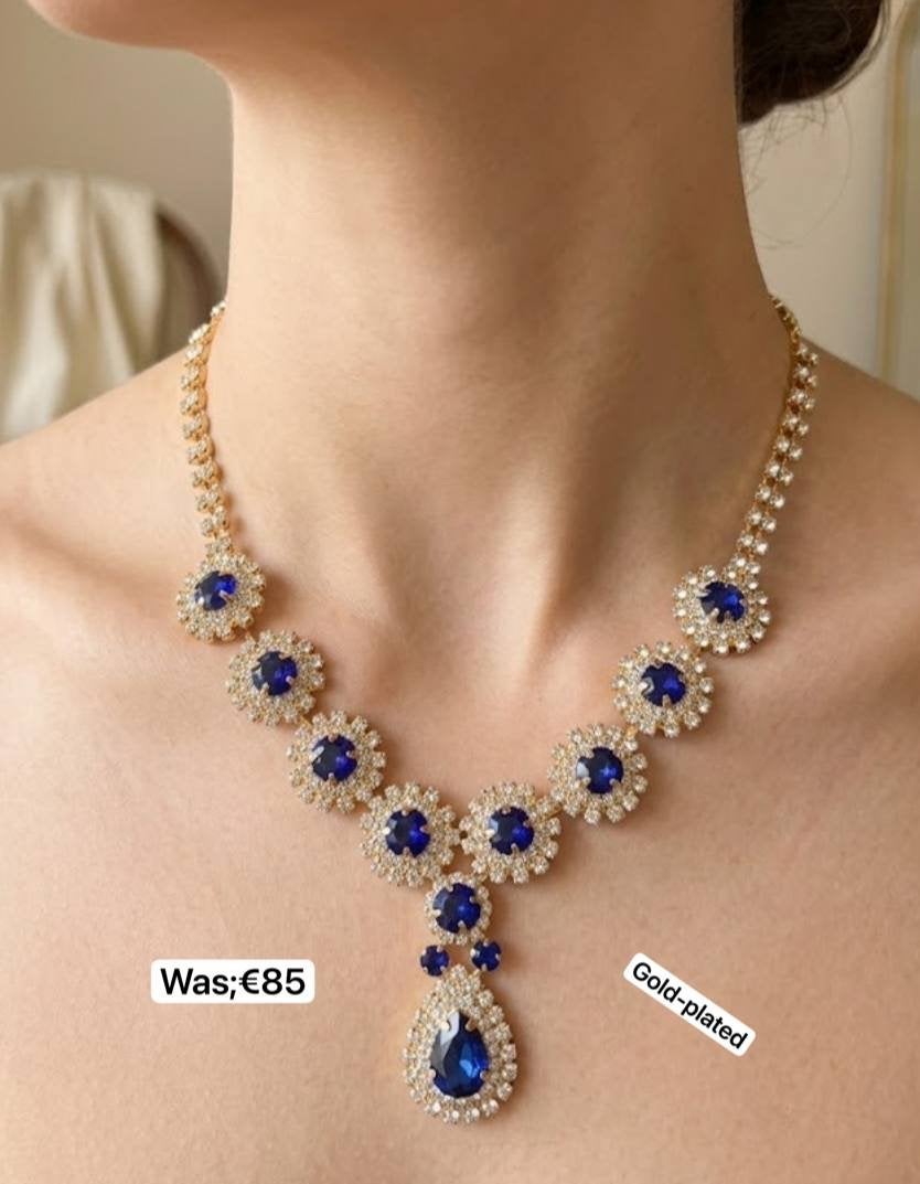 Goudkleurige ketting met blauwe en witte kristallen, Met kristal, Overige materialen, Nieuw, Ophalen of Verzenden