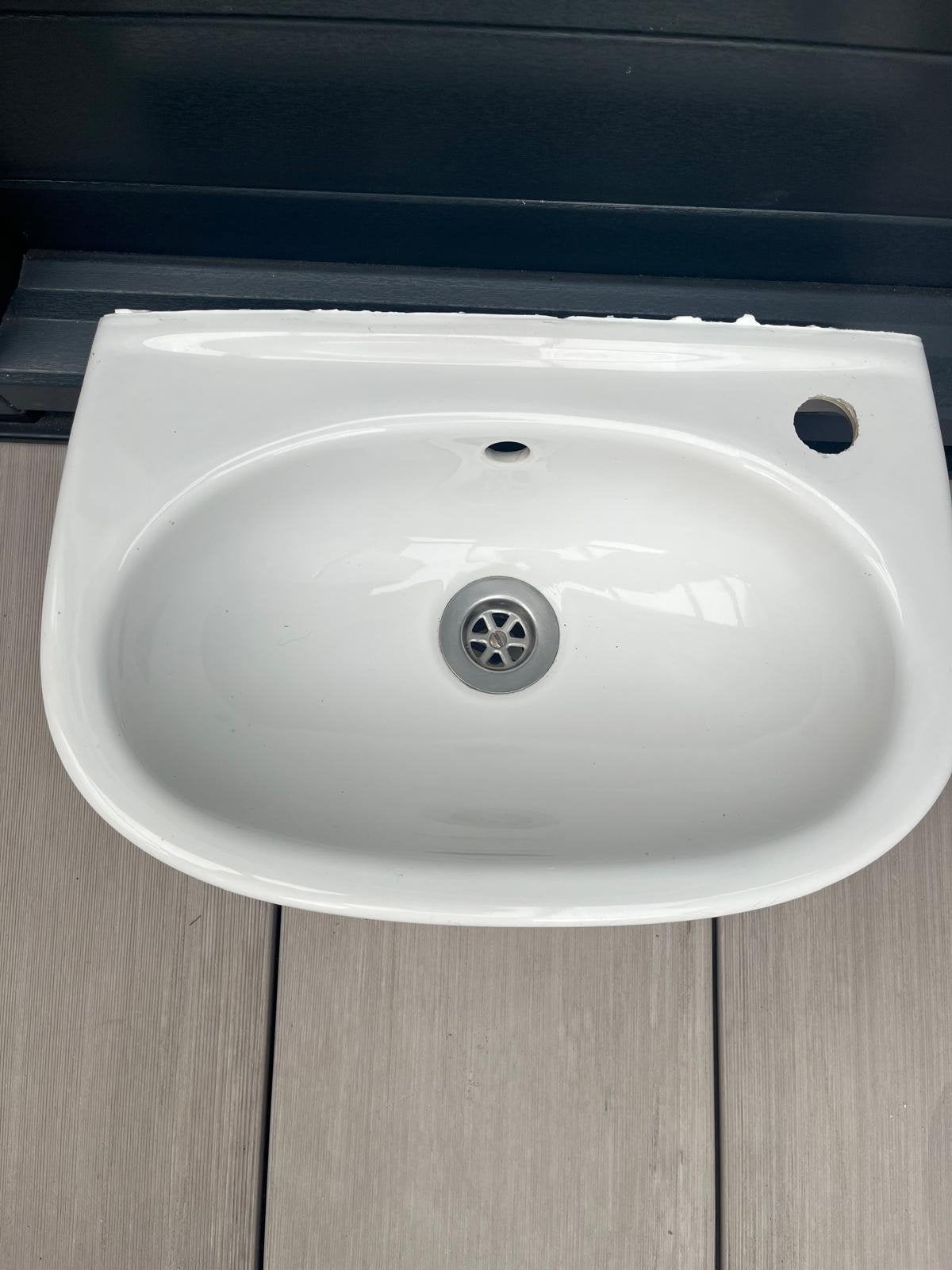 Witte Keramische Wc fontein, Ophalen, Gebruikt, Steen, Wastafel