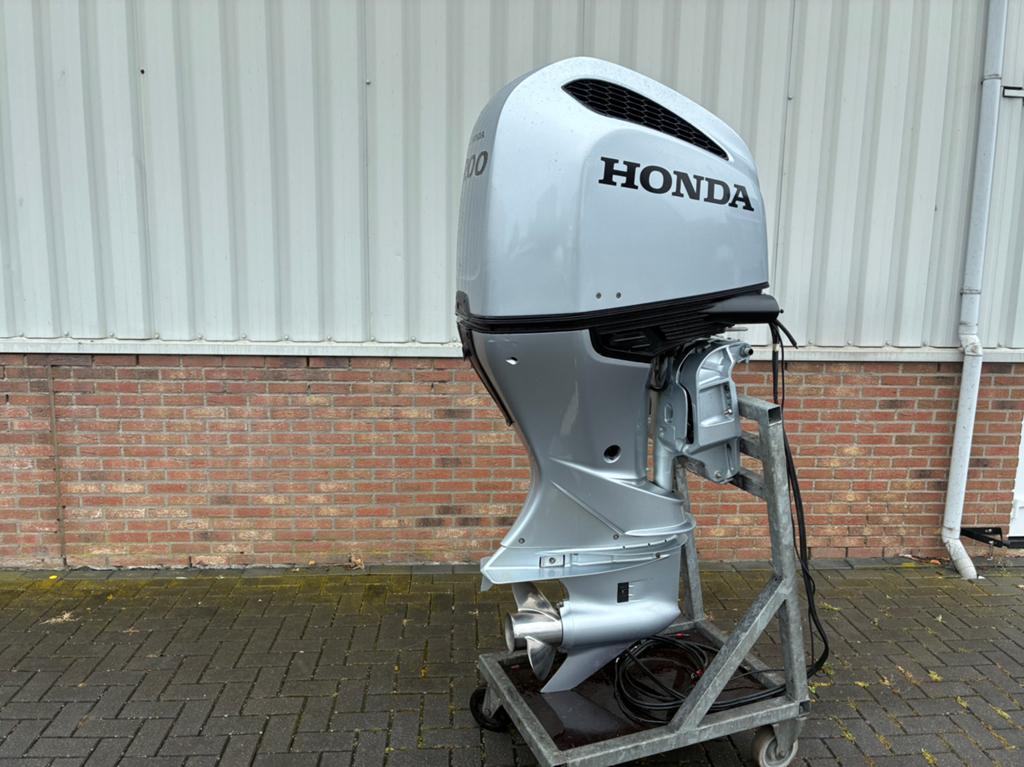 Honda 200 pk 4 takt, bouwjaar 2025, nieuwstaat ! Powertrim, Japan, Honda, Viertaktmotor, Ophalen of Verzenden