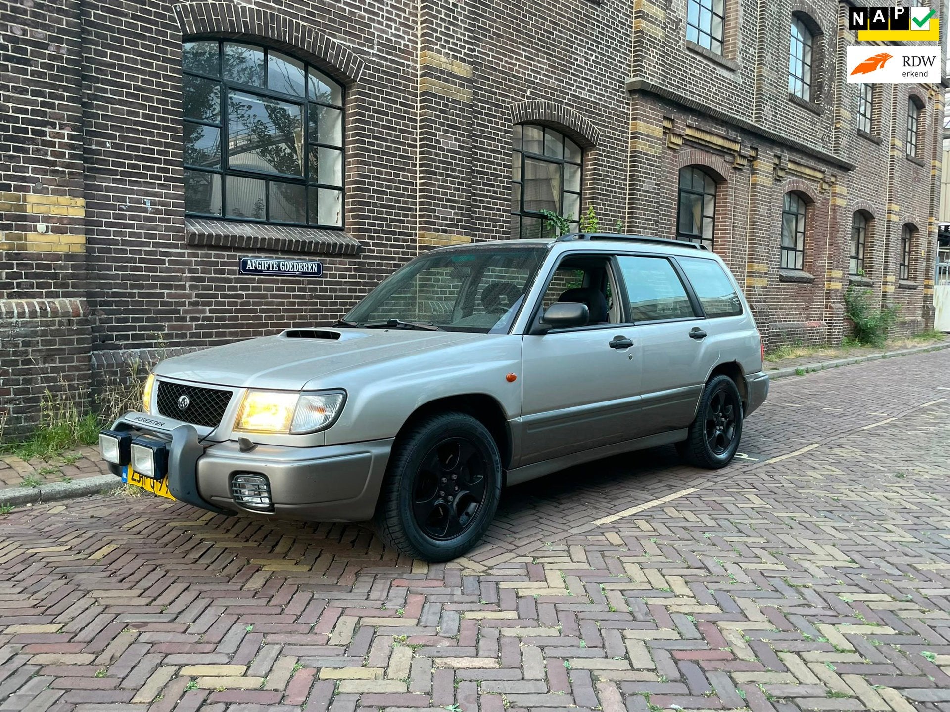 Subaru Forester 2.0 AWD S-Turbo basis, Metallic lak, 1380 kg, 4 cilinders, Vierwielaandrijving