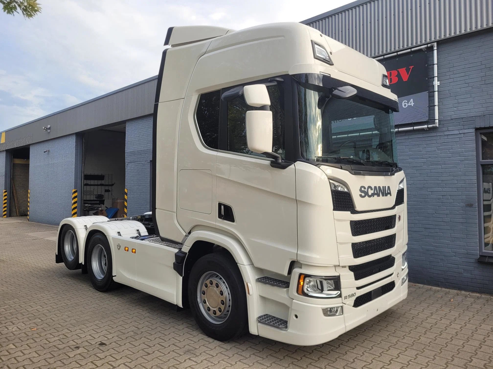 Scania R590 V8 NGS New A6X2NB full air retader Pto prep 295w, Auto's, Automaat, Scania, Wit, Leder