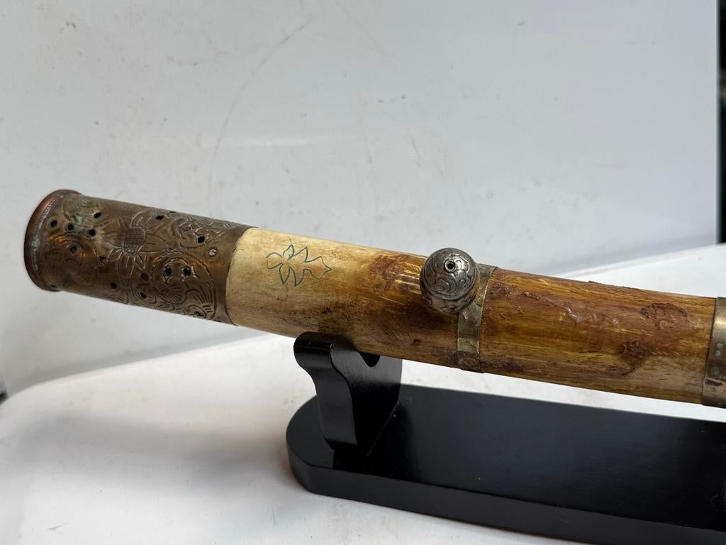 Antieke Chinese beenhouder, handwerk, circa 1950