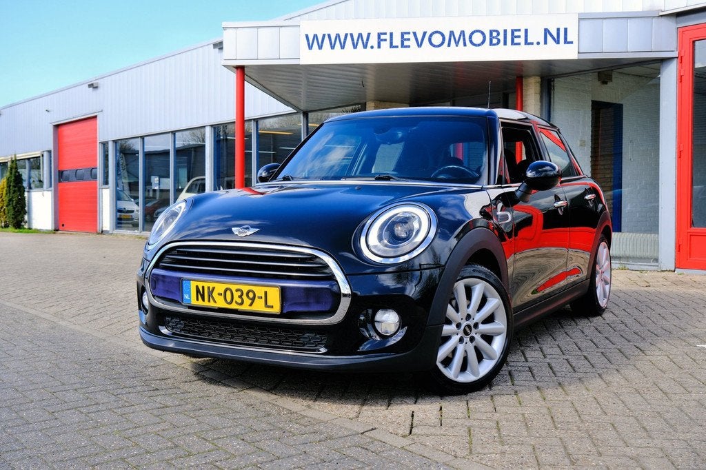Mini Cooper 1.5 Cooper Chili Serious Business Navi|Clima|LMV, Auto's, Mini, 136 pk, Gebruikt, Euro 6, Leder en Stof