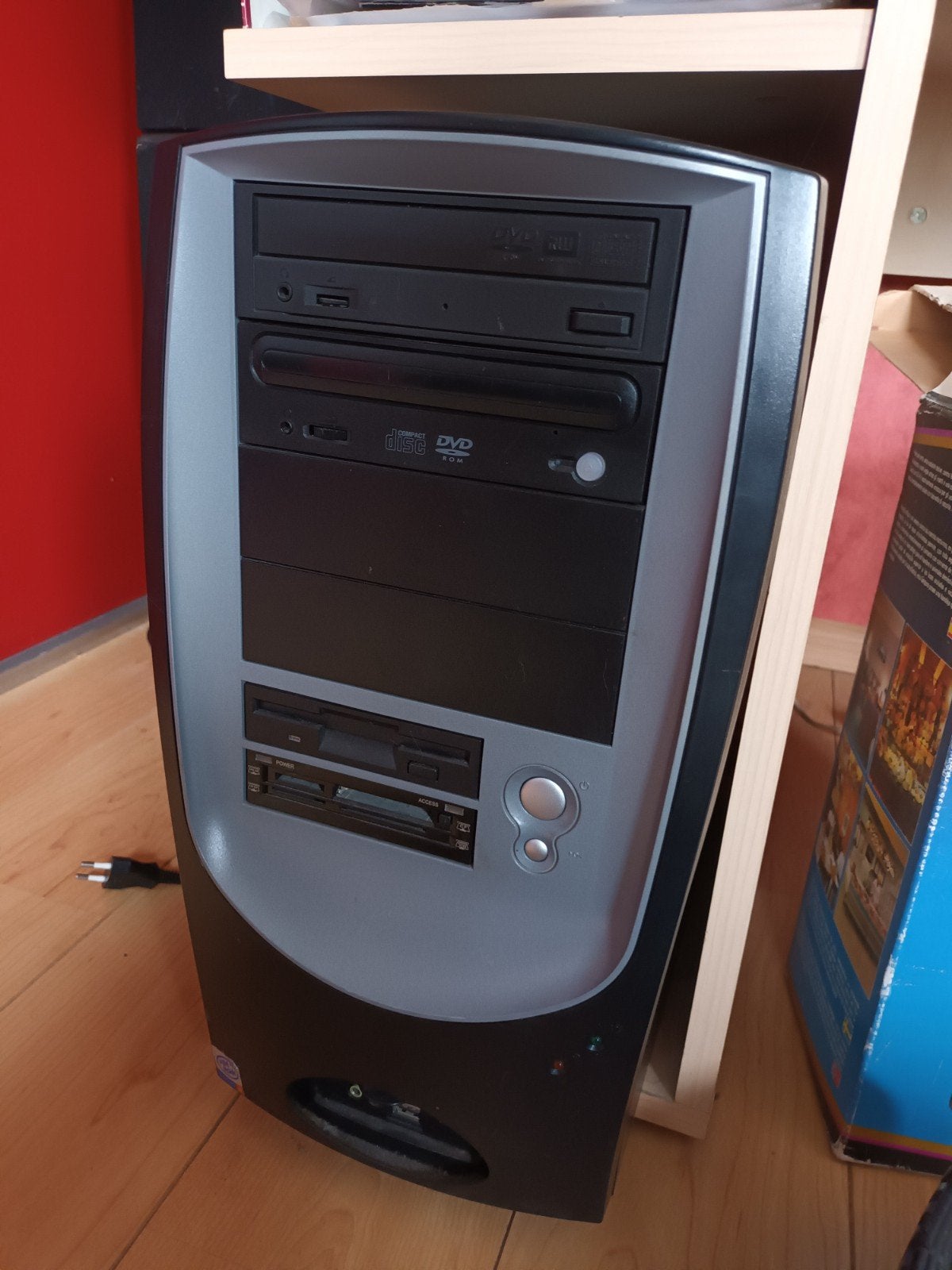 Oude computer, Computers en Software, Desktop Pc's, Ophalen of Verzenden, Onbekend