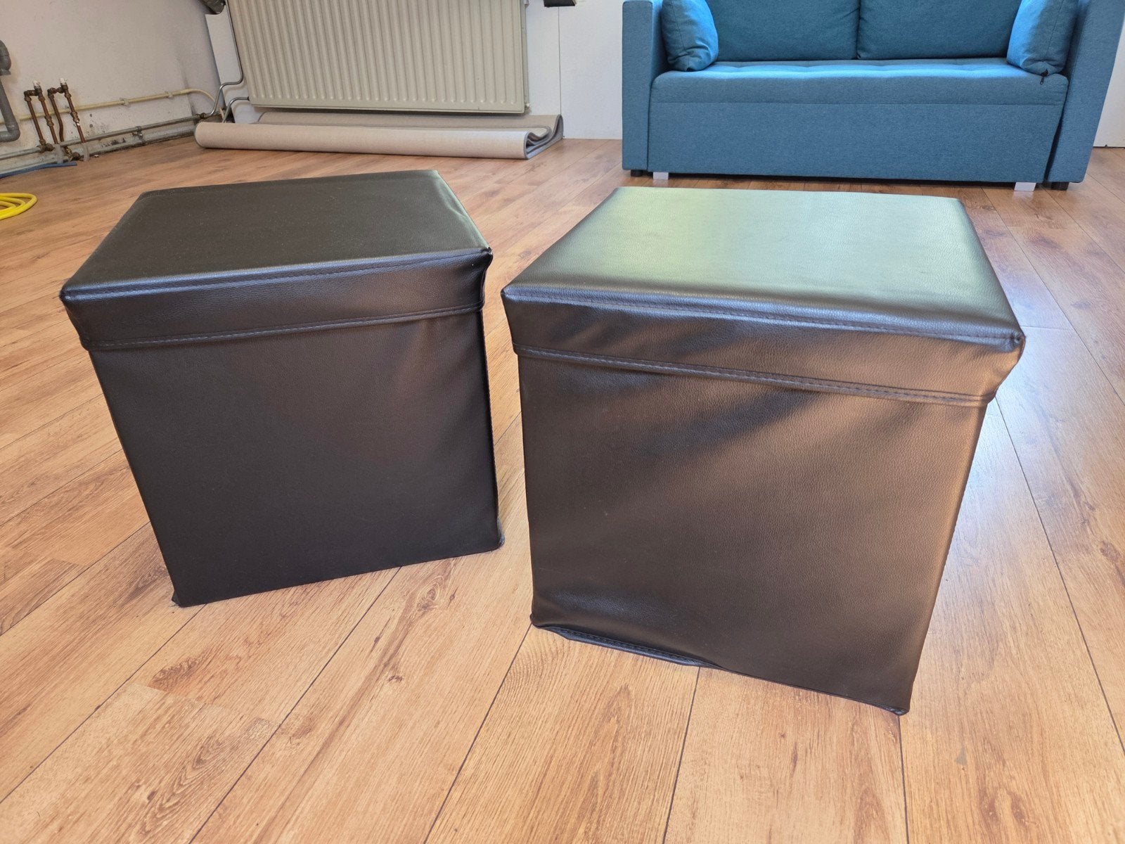 Opbergpoef met lederlook afwerking en stevige zitting, Ophalen, Minder dan 50 cm, Gebruikt, Overige materialen