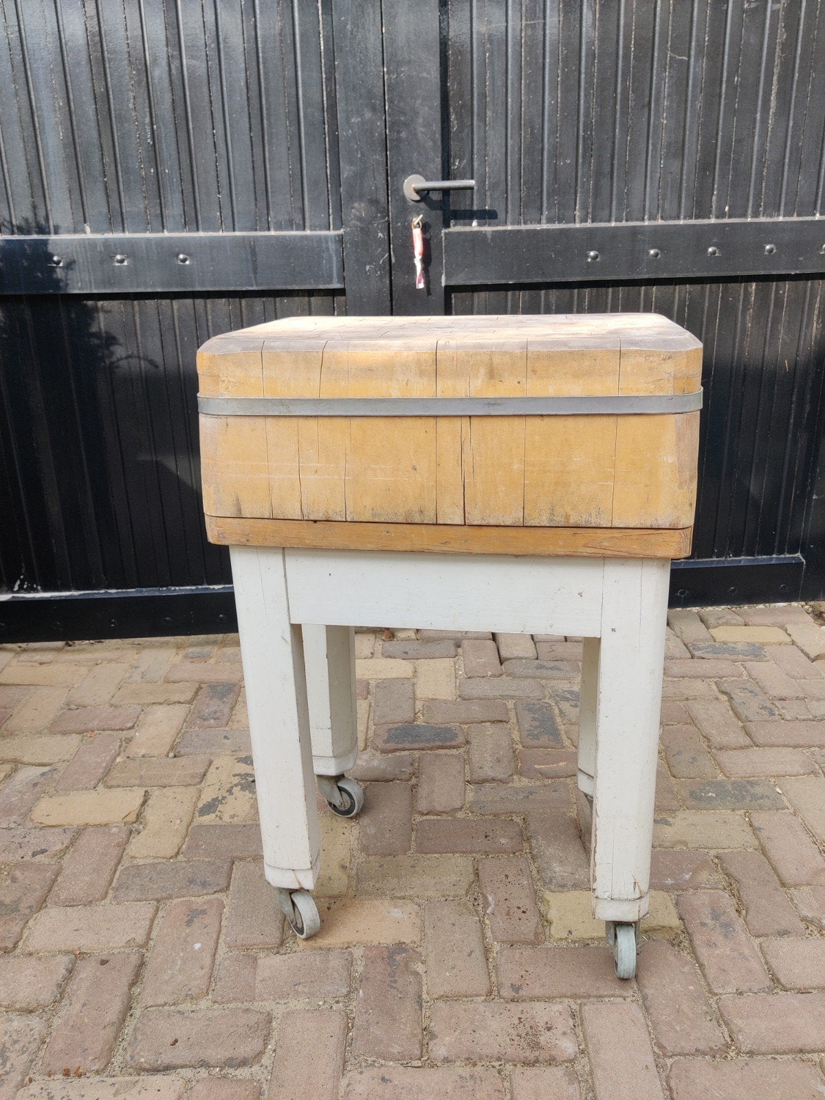 Oud slagers hakblok uit Frankrijk, Gebruikt, Hout, Snij-/serveerplank, Ophalen
