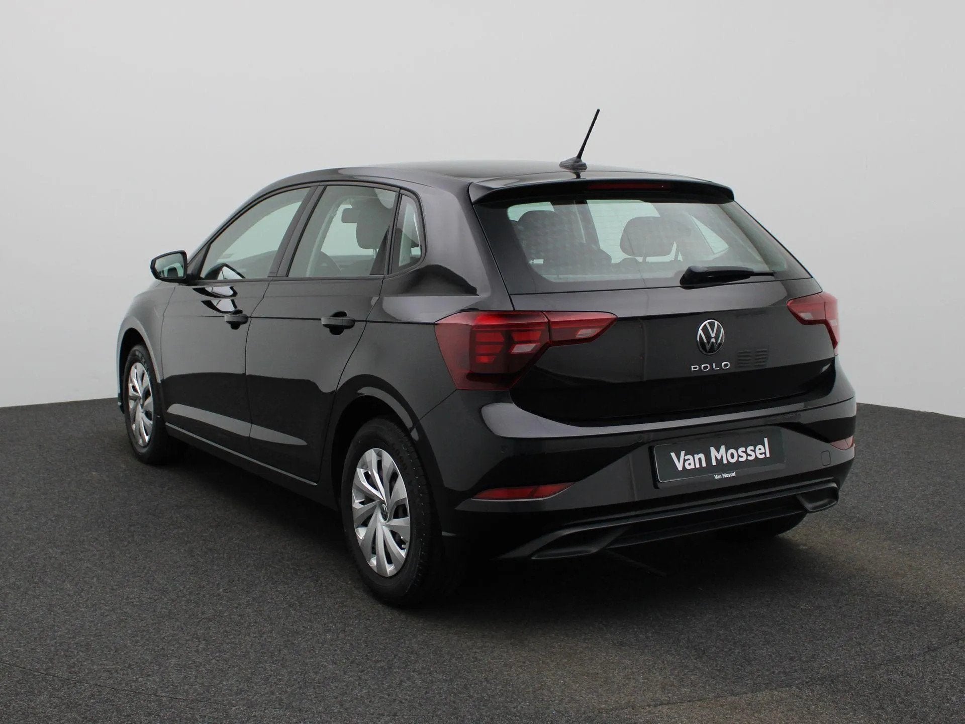 Volkswagen Polo 1.0 TSI Life (bj 2022), Voorwielaandrijving, Gebruikt, 1072 kg, Zwart