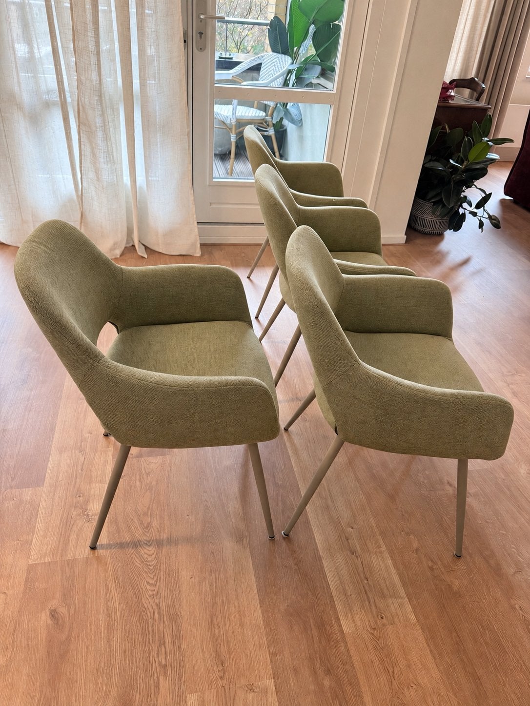 4 WOOOD Jenny eetkamerstoelen – olijfgroen, Huis en Inrichting, Overige kleuren, Ophalen of Verzenden, Zo goed als nieuw, Vier