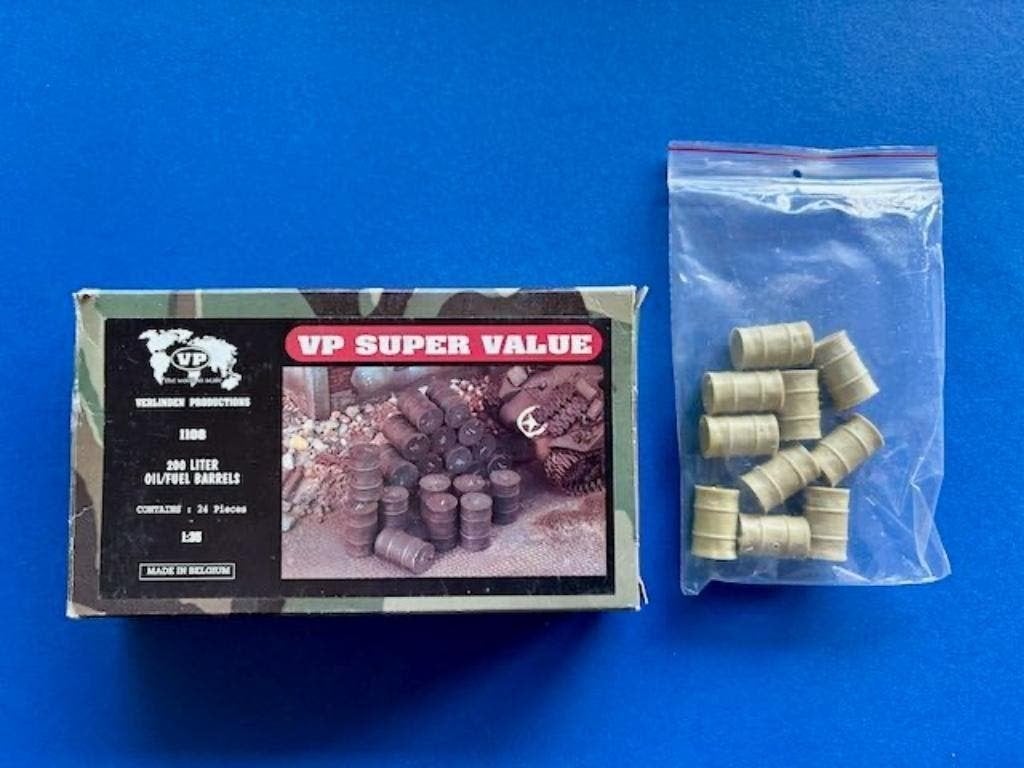 Verlinden	1108	200 litre oil/fuel barrels	1/35	10x, Hobby en Vrije tijd, Ophalen of Verzenden, Nieuw, 1:35 tot 1:50