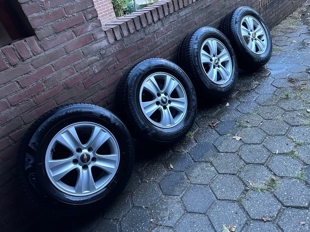 Chevrolet Captiva / Opel Antara 16” winterset 215/70 R16, Ophalen, 16 inch, Banden en Velgen, Winterbanden
