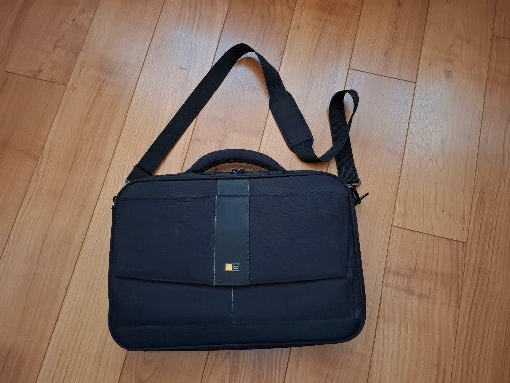 Laptoptas met draagriem (merk Case Logic) Zo goed als nieuw, Ophalen of Verzenden, Zo goed als nieuw, Zwart, Case Logic