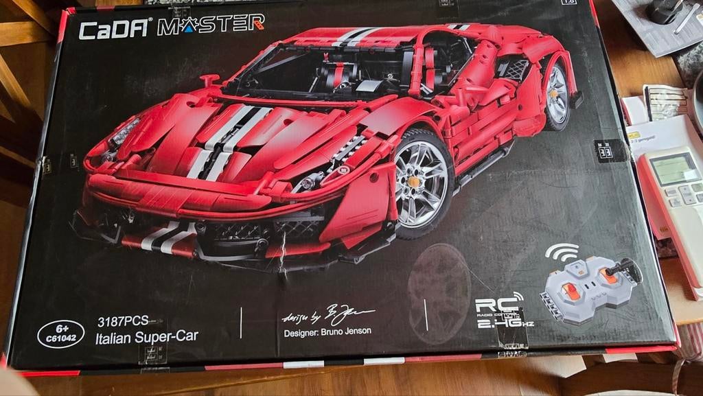 CaDA C61042W Italian Super Car 1:8 schaal bouwset., Ophalen of Verzenden, Zo goed als nieuw, Overige merken