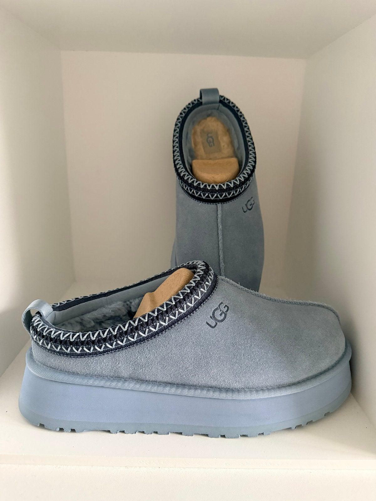 Nieuwe UGG Tazz II  - Maat 40 whale, Ophalen of Verzenden, Nieuw, Blauw, Pantoffels of Sloffen