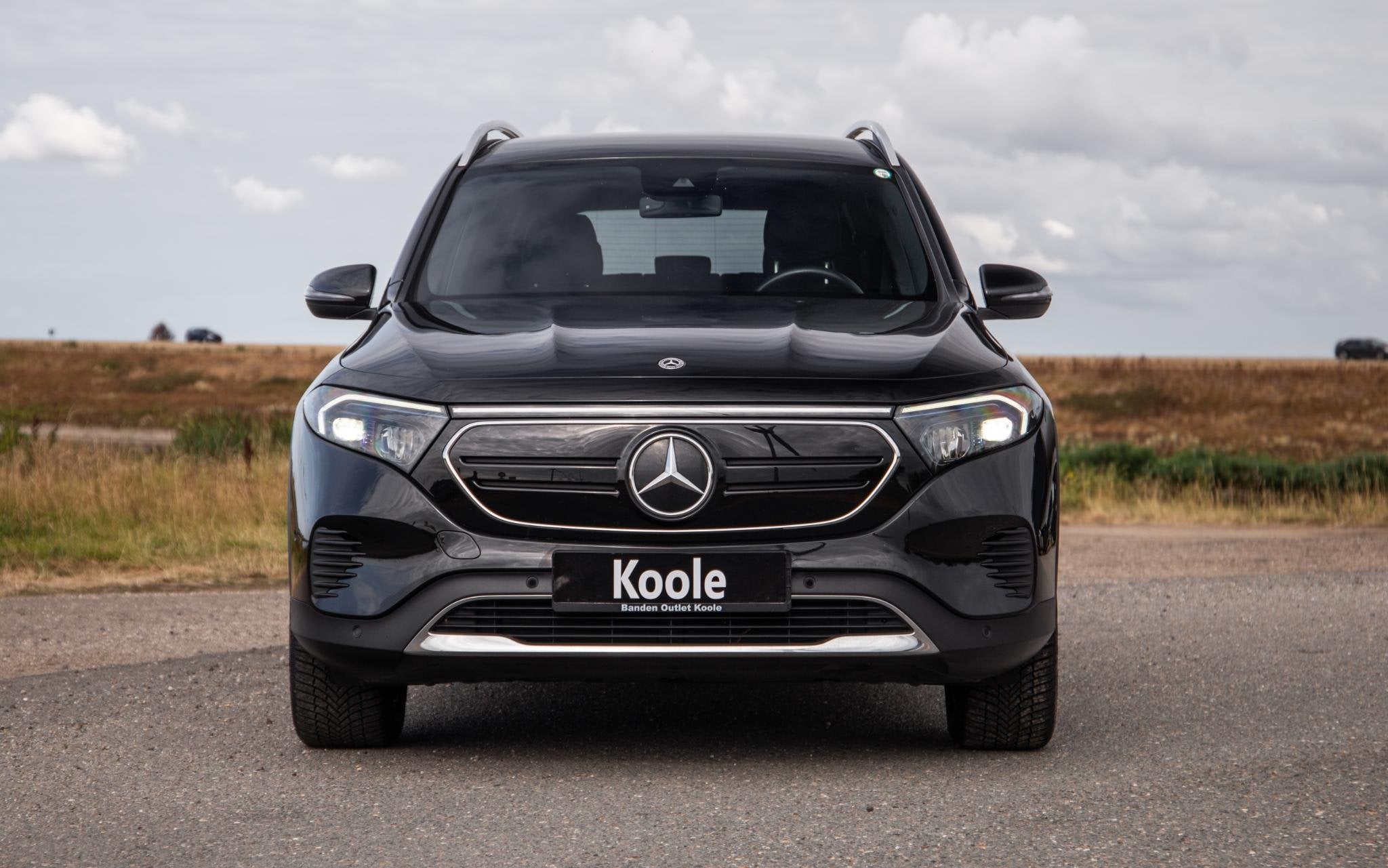Mercedes-Benz EQB 300 4MATIC AMG Line 67 kWh CARPLAY / CAMER, Auto's, Automaat, Gebruikt, Zwart, 67 kWh