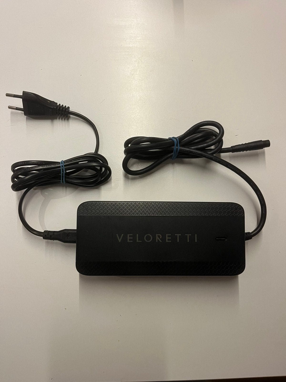 Veloretti oplader voor accu / batterij, Ophalen of Verzenden, Zo goed als nieuw