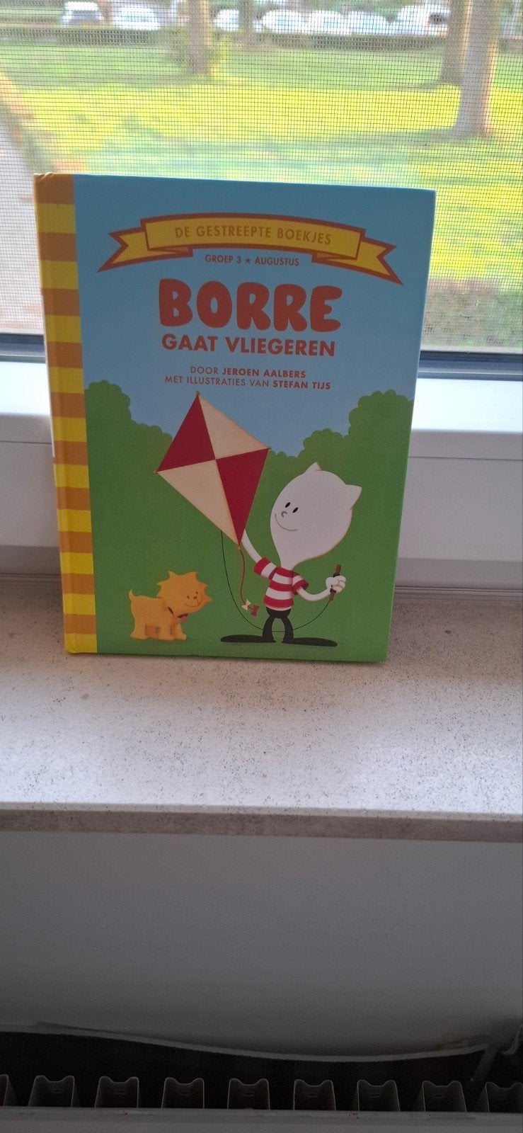 Borre Gaat Vliegeren - De Gestreepte Boekjes Groep 3, Ophalen of Verzenden, Zo goed als nieuw, Jeroen Aalbers, Fictie algemeen