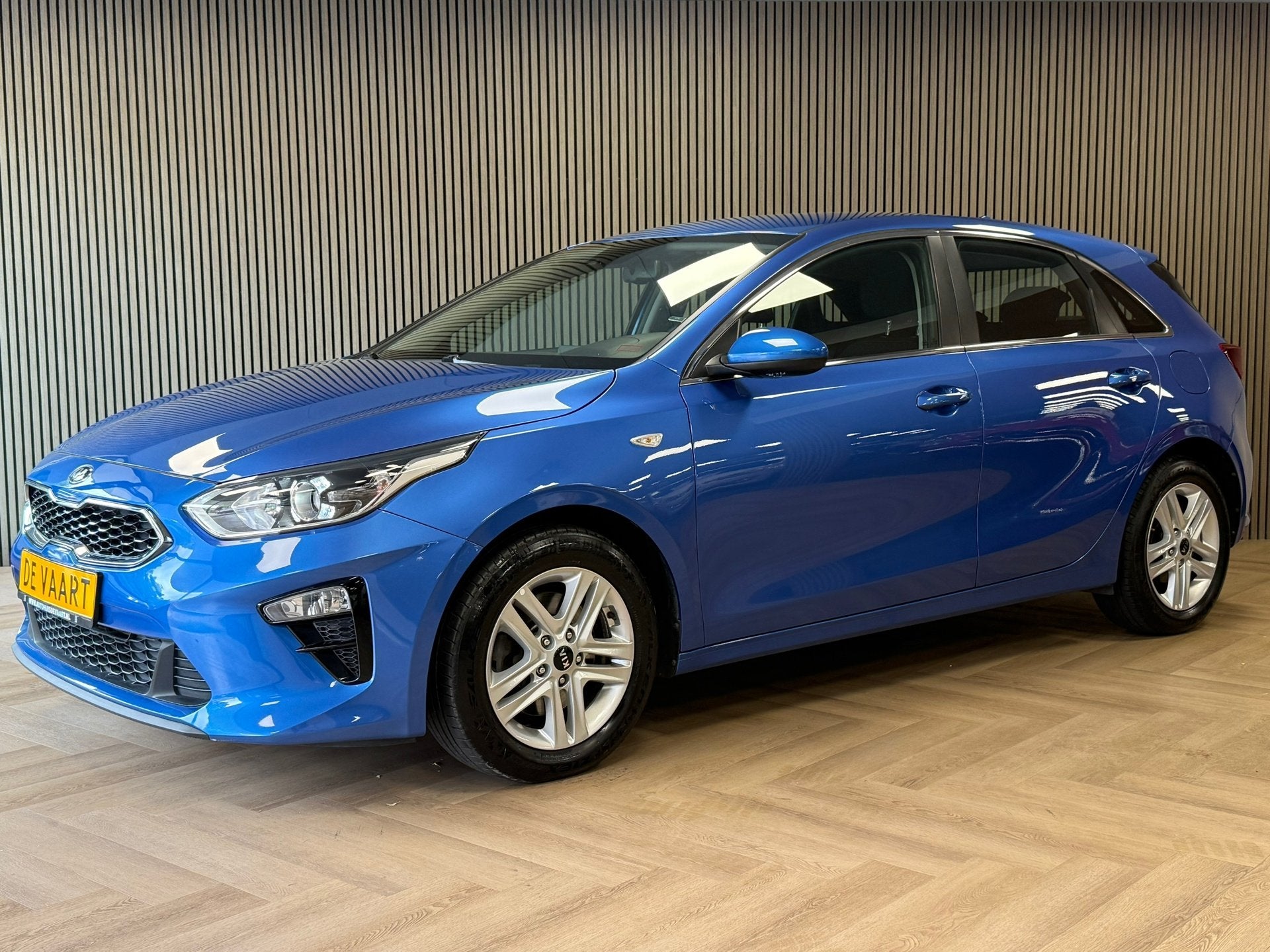 Kia Ceed 1.4 T-GDi DynamicLine AUT 140PK NAVI CRUISE CLIMATE, Auto's, Kia, Dealer onderhouden, Stof, Zwart, 4 cilinders