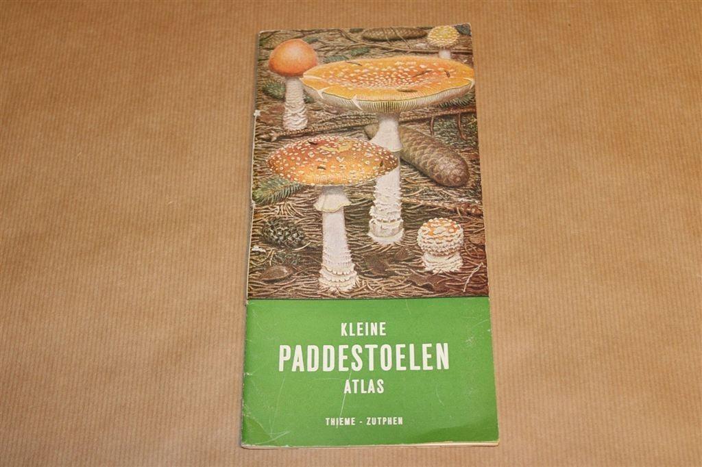 Kleine Paddestoelen Atlas — Zakboek Natuurvrienden, Ophalen of Verzenden, Gelezen