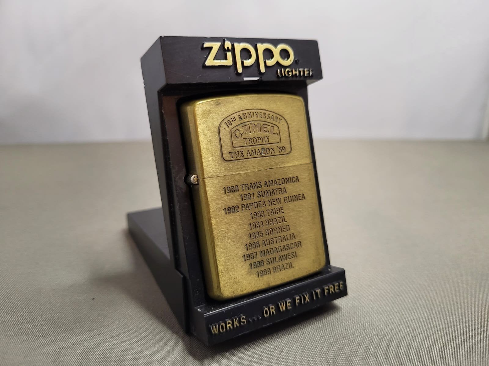 Zeldzame Zippo Camel Trophy  - The Amazon '89, Ophalen of Verzenden, Zo goed als nieuw, Aansteker