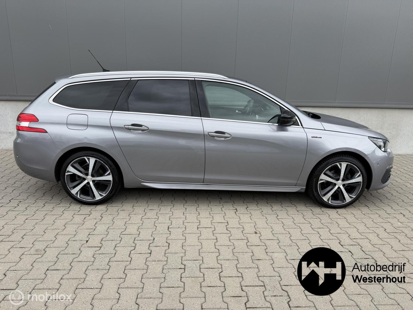Foto 10 van Peugeot 308 SW 1.2 PureTech GT-line|AUTOMAAT|MASSAGESTO|PANO