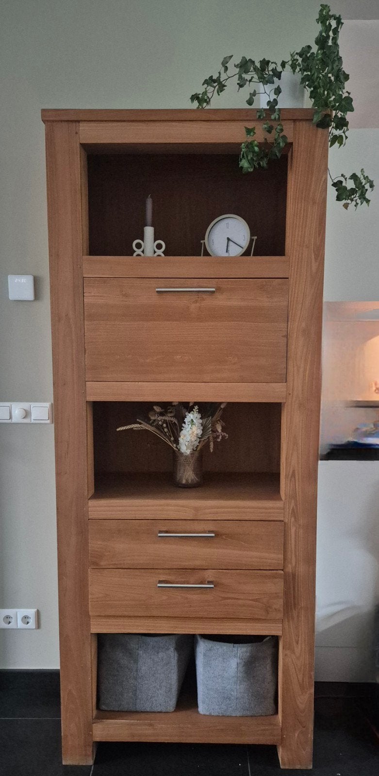 Mooie teakhouten kast van Pronto Wonen, Huis en Inrichting, Kasten | Boekenkasten, Ophalen, Met plank(en), Gebruikt, Teakhout