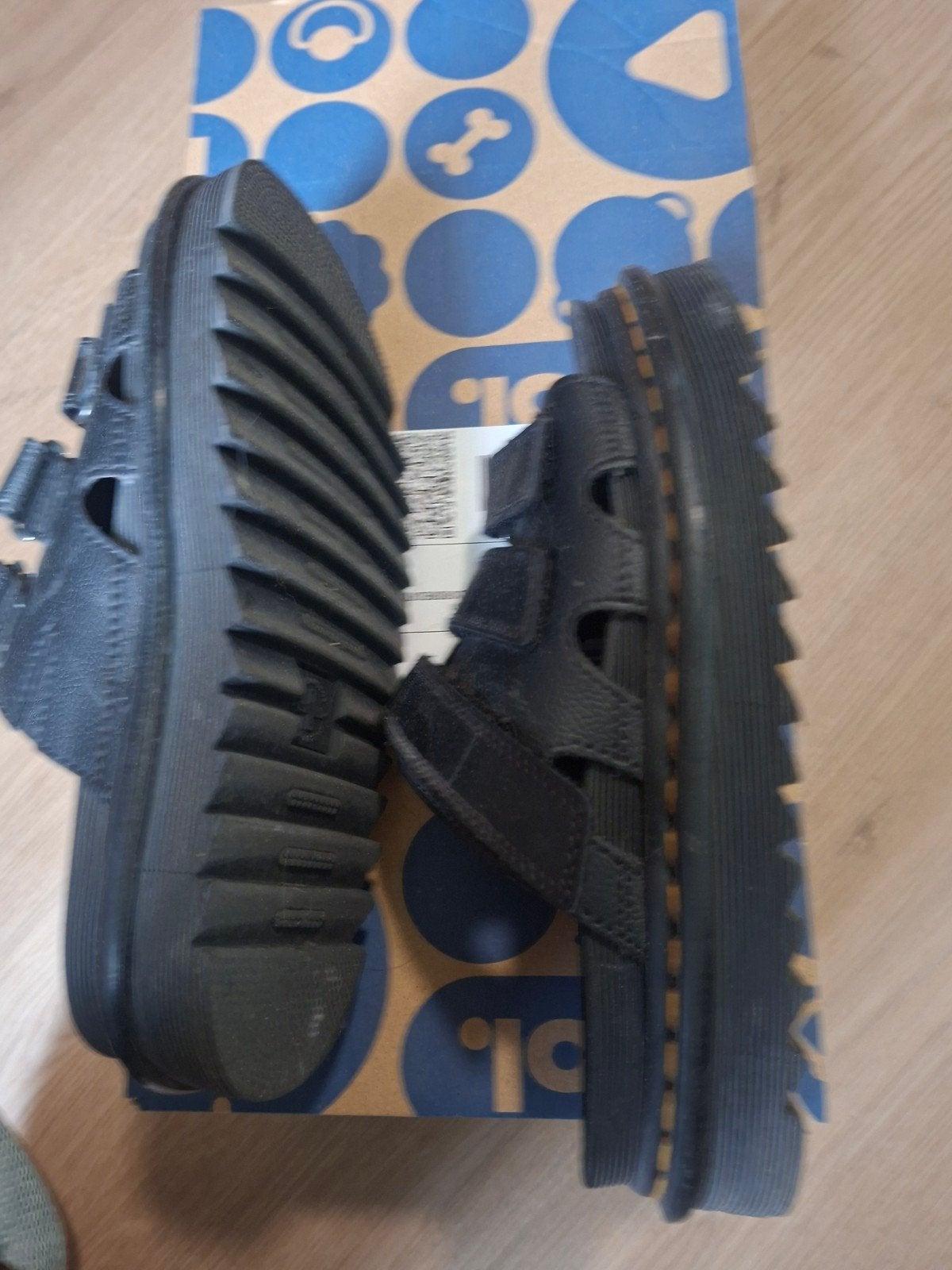 Sandalen Dr. MARTENS 38, Ophalen of Verzenden, Zo goed als nieuw, IJshockeyschaatsen, Overige merken