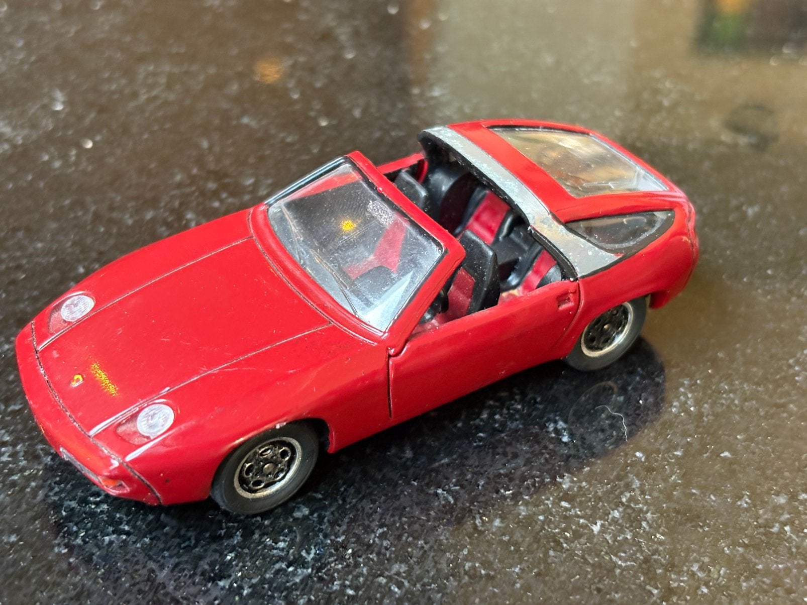 Porsche 928 Targa 1:43 Solido verbouwd door W. King, Hobby en Vrije tijd, Modelauto's | 1:43, Ophalen of Verzenden, Gebruikt, Auto