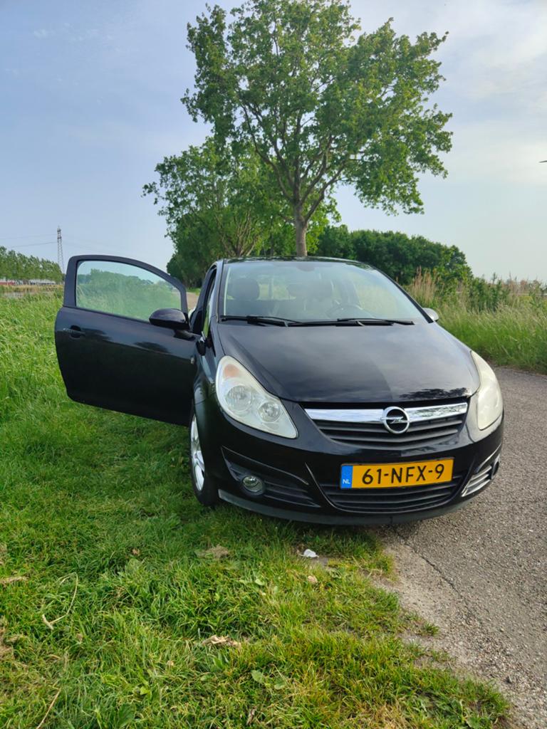 Opel Corsa 1.4 16V 3D 2010 Zwart, Auto's, Voorwielaandrijving, 40 €/maand, 4 cilinders, Zwart